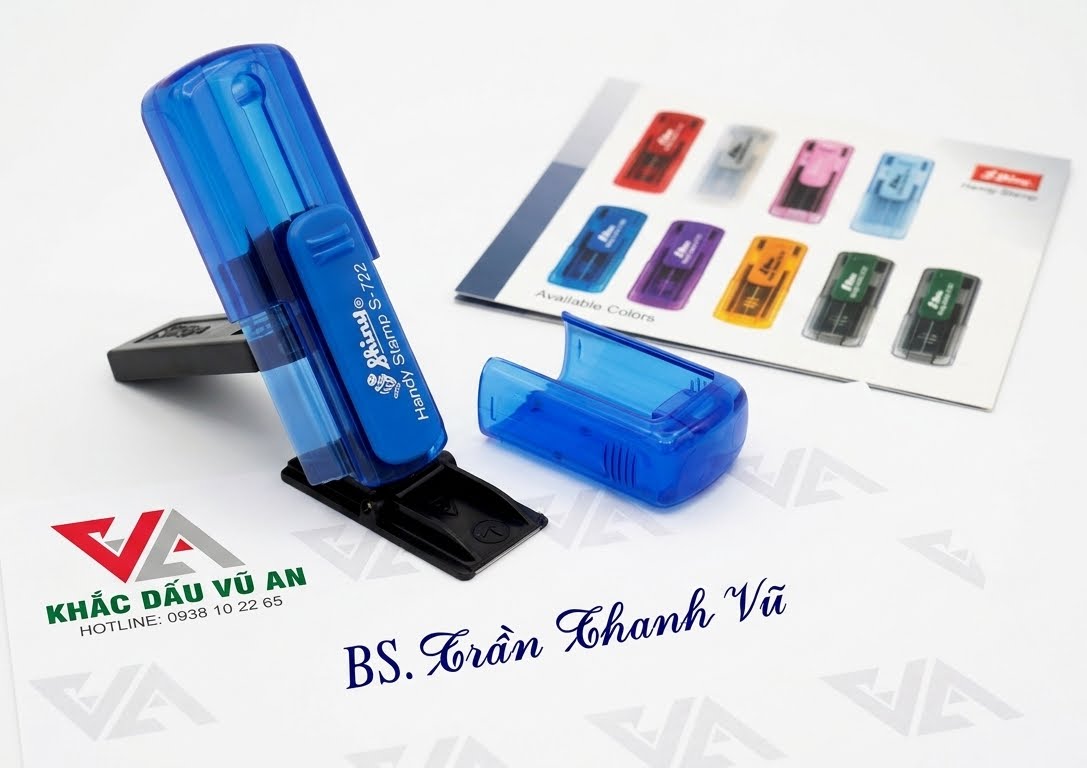 Báo Giá Làm Mộc Tên Bác Sĩ Mới Nhất 2026 | Chỉ Từ 80K, Cán Dấu Xịn